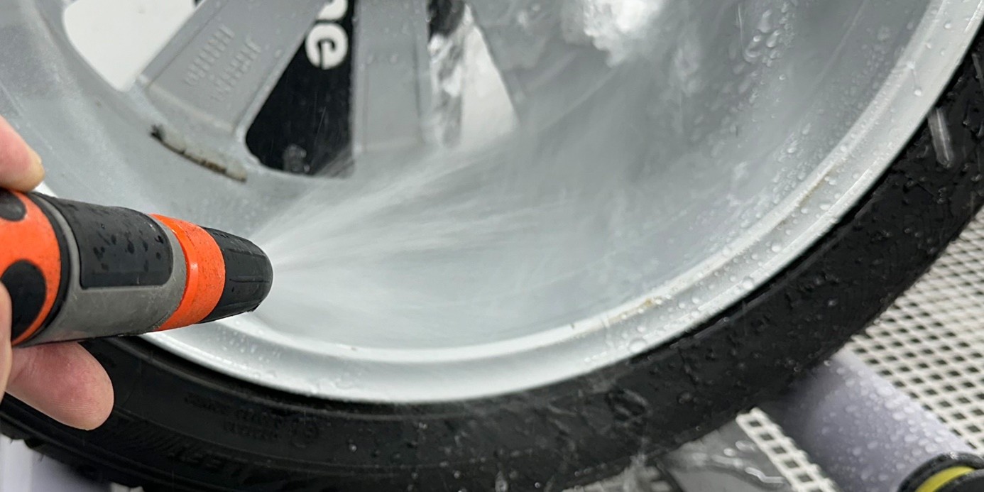 Velg afspuiten met water